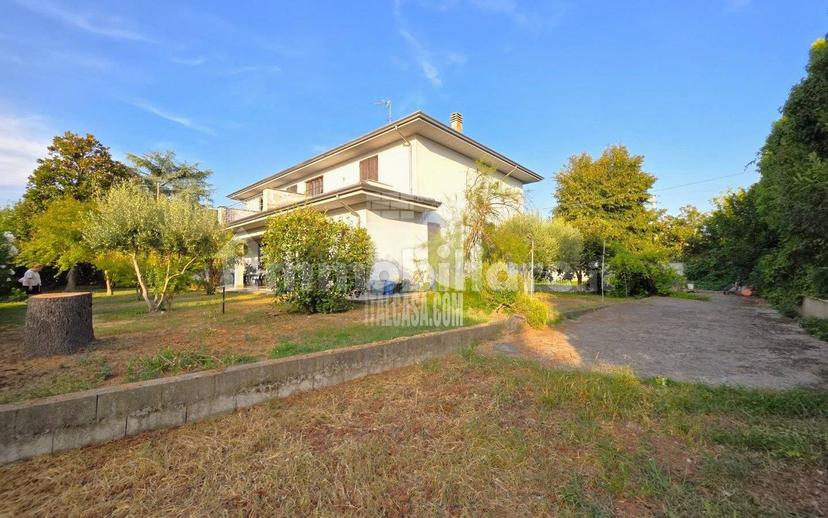 Villa unifamiliare via Ferri, Centro, San Benedetto Po — foto 17 di 32