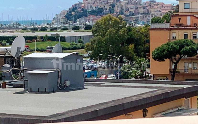 Quadrilocale nuovo, quinto piano, Oneglia, Imperia — foto 30 di 60