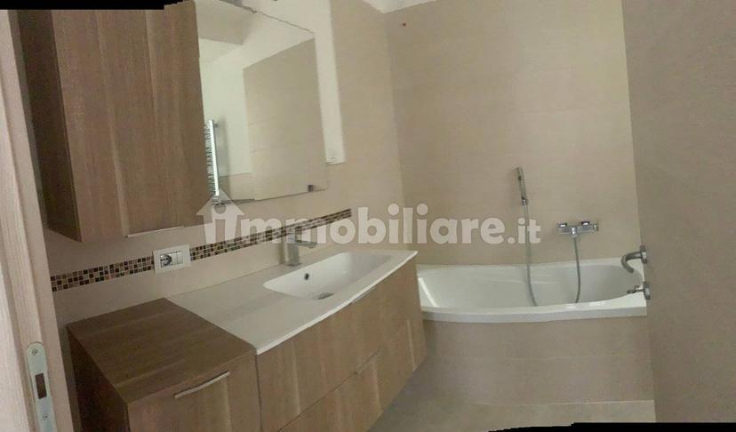 Quadrilocale nuovo, quinto piano, Oneglia, Imperia