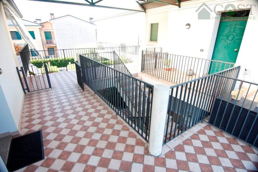 Trilocale via Saviabona 51, Centro, Monticello Conte Otto — foto 16 di 23