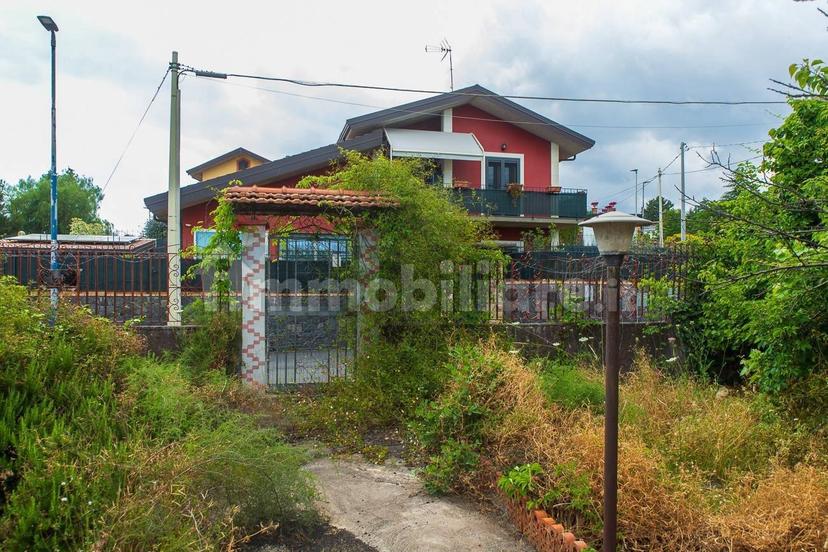 Villa unifamiliare via dei Gelsomini 11, Centro, Pedara