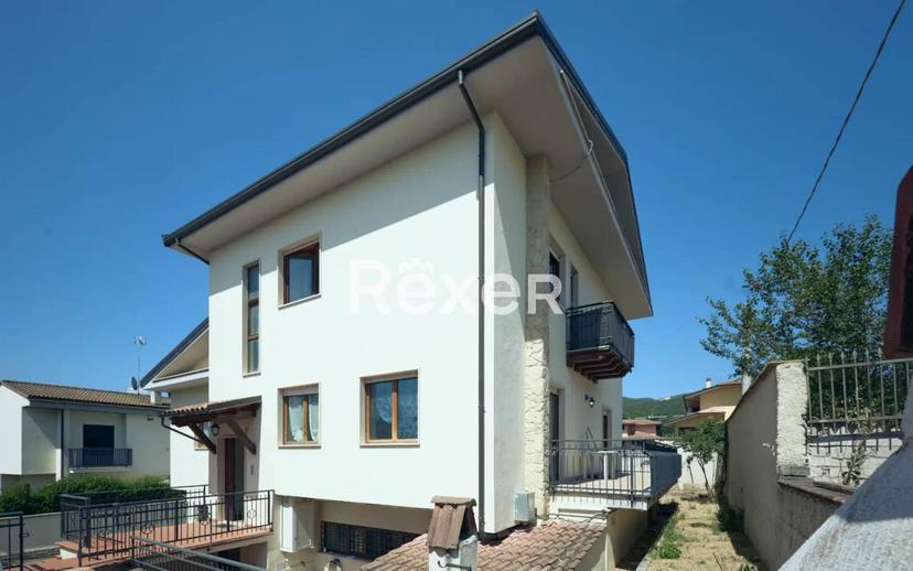 Villa unifamiliare via del Salice, 7, Paganica - Tempera, L'Aquila — foto 11 di 42