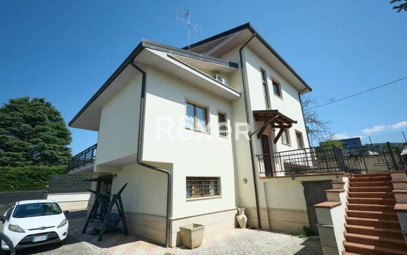 Villa unifamiliare via del Salice, 7, Paganica - Tempera, L'Aquila — foto 35 di 42