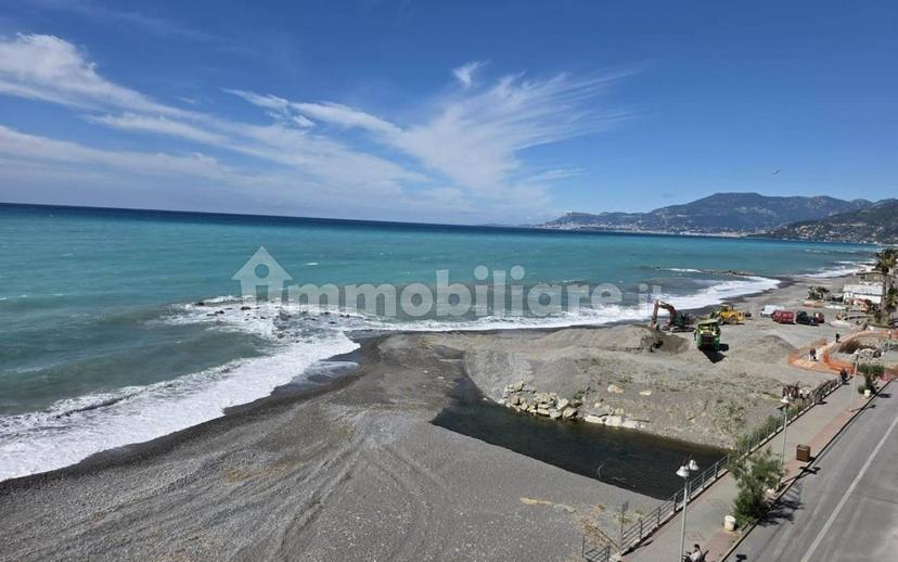 Bilocale ottimo stato, quinto piano, Centro, Vallecrosia — foto 7 di 15