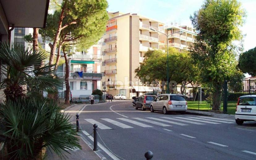 Appartamento buono stato, quarto piano, Centro, Camporosso