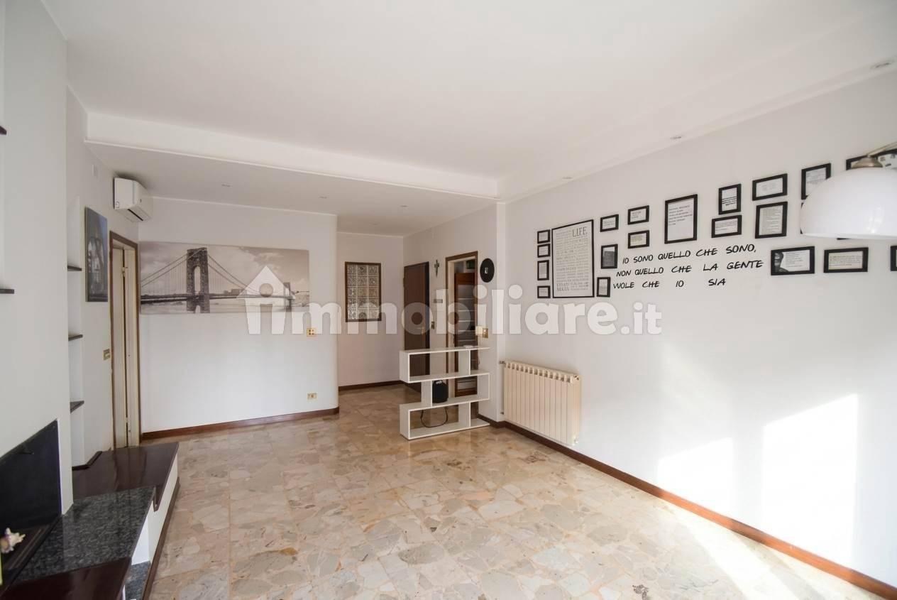 Trilocale buono stato, primo piano, Zona 2000, Piacenza