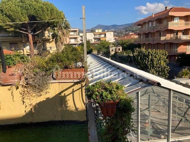 Villa unifamiliare, buono stato, 425 m², Centro Storico, Sant'Ampelio, Bordighera — foto 3 di 19