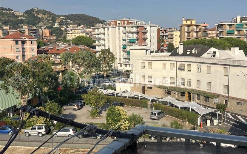 Quadrilocale buono stato, quarto piano, Centro, Camporosso — foto 15 di 16
