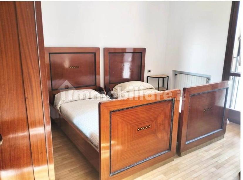 Stanza in affitto in appartamento Centro, Gardone Riviera — foto 2 di 15