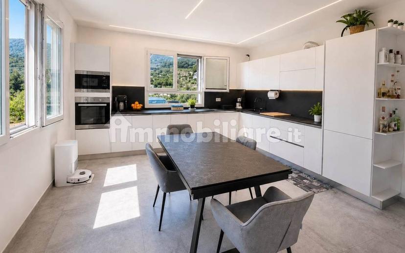 Villa unifamiliare, ottimo stato, 206 m², Soldano