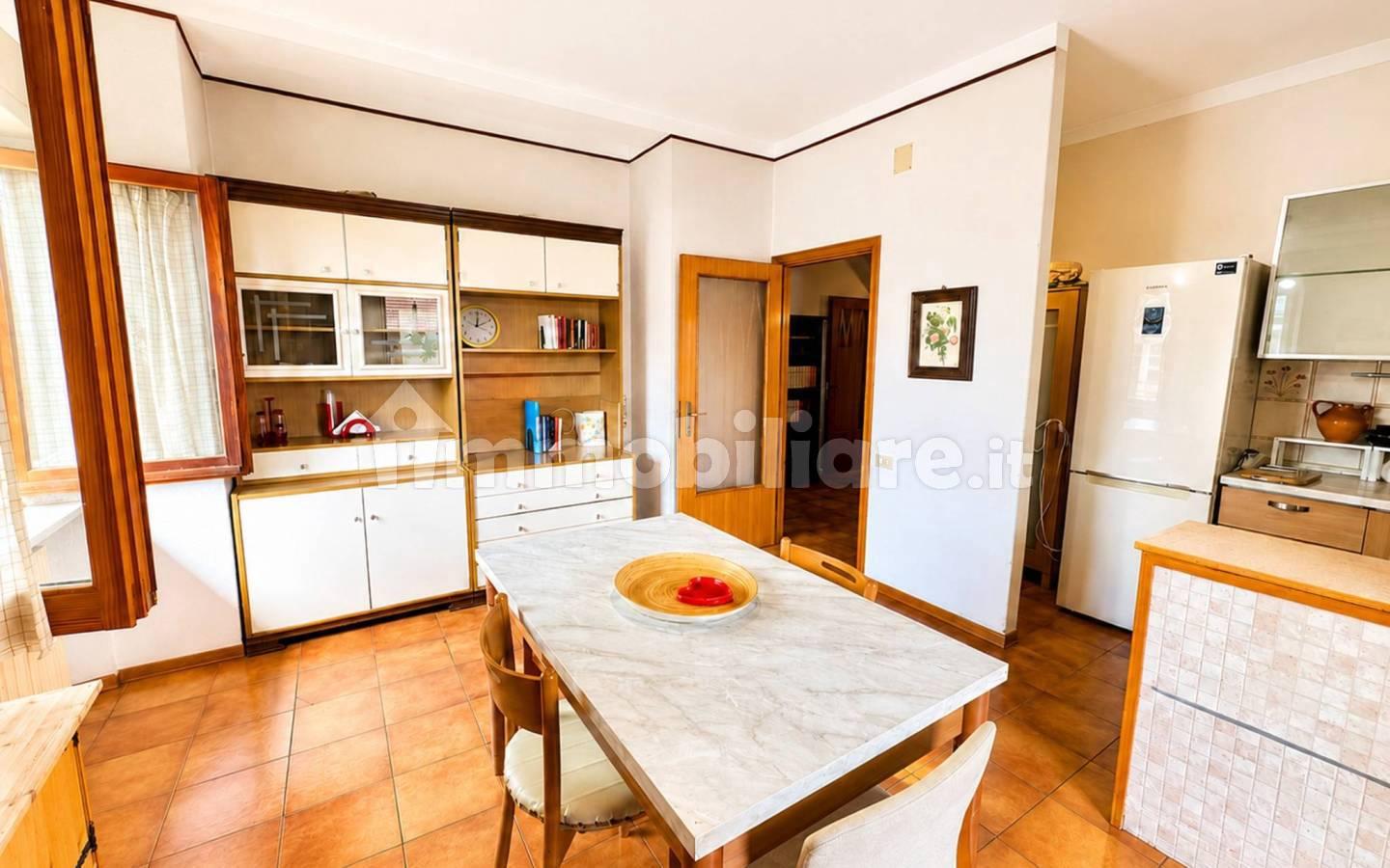 Appartamento via Santa Rita 3, Centro, Sarnano