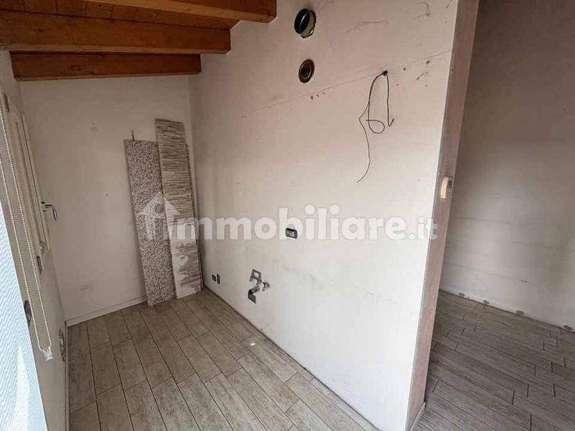 Mansarda piazza Santi Cosma e Damiano 3, Centro, Gazzada Schianno — foto 5 di 16