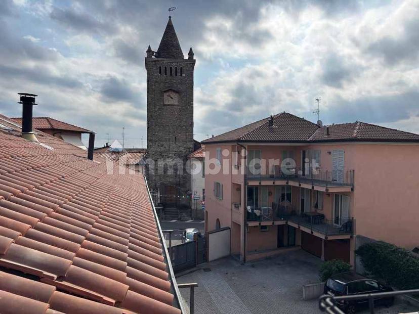 Mansarda piazza Santi Cosma e Damiano 3, Centro, Gazzada Schianno — foto 3 di 16