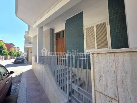 Trilocale via Cristoforo Colombo, 34, Grottaglie — foto 12 di 27