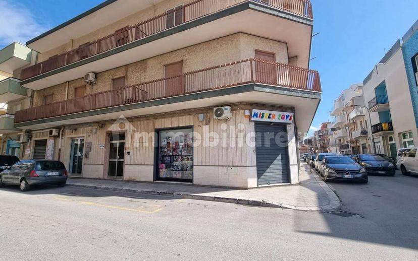 Appartamento via Umberto Giordano, 23, Grottaglie — foto 7 di 17