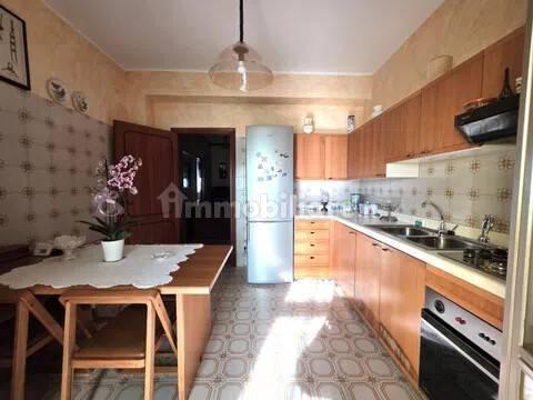 Quadrilocale via Umberto Giordano, 16, Grottaglie — foto 2 di 17