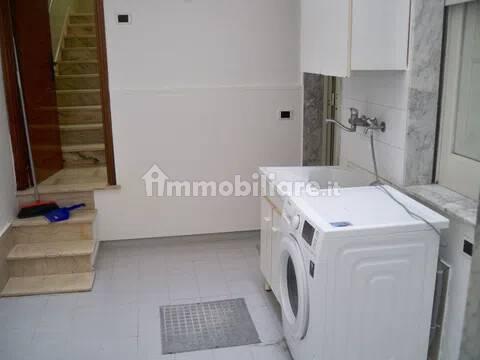 Trilocale via G. Di Modica, 65, Centro, Vittoria — foto 9 di 9