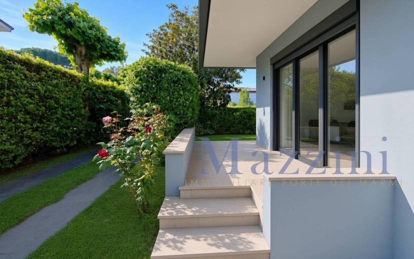 Villa bifamiliare via Francesco Carrara, Vittoria Apuana, Forte dei Marmi — foto 3 di 12