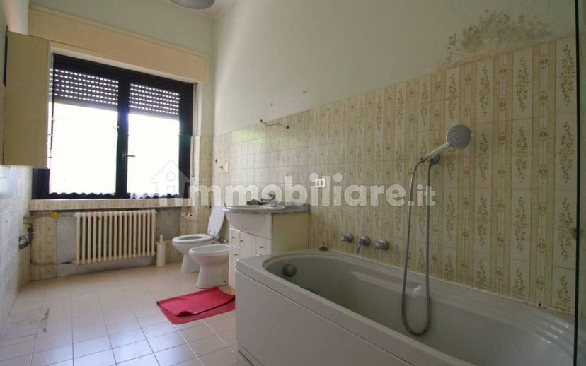 Bilocale via Napoli 18, Varedo — foto 22 di 27