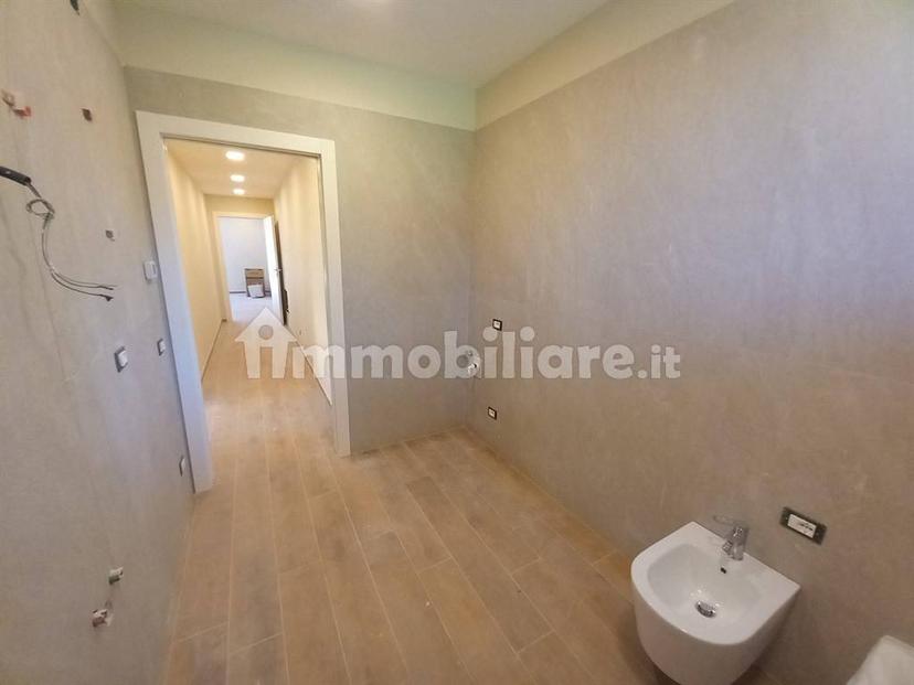 Bilocale nuovo, piano terra, Desenzanino, Desenzano del Garda — foto 10 di 14