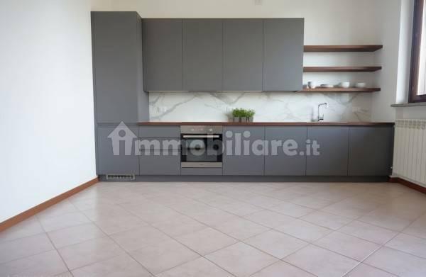 Bilocale via Lorenzo Lotto, Madone — foto 11 di 22