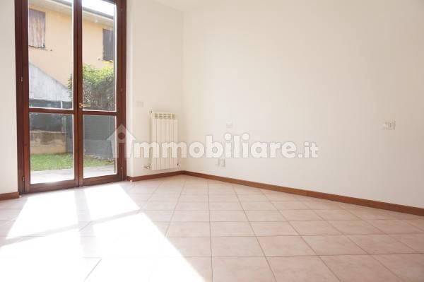 Bilocale via Lorenzo Lotto, Madone — foto 10 di 22