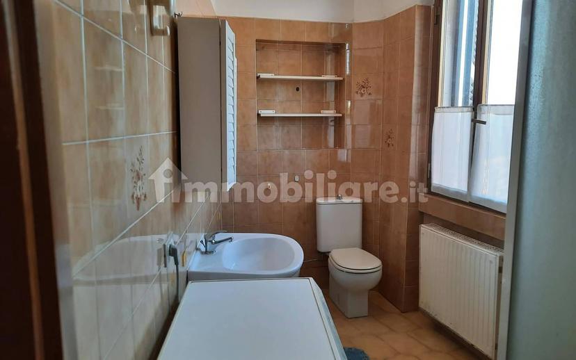Bilocale via Francesco Daverio, Casbeno, Varese — foto 2 di 5