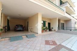 Villa a schiera via Vittorio Veneto 51, Curti