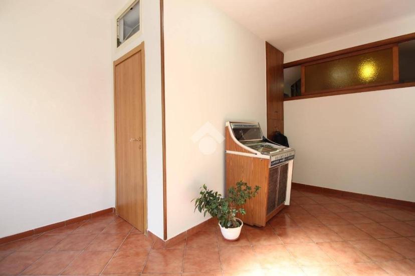 Villa a schiera via Vittorio Veneto 51, Curti — foto 13 di 40