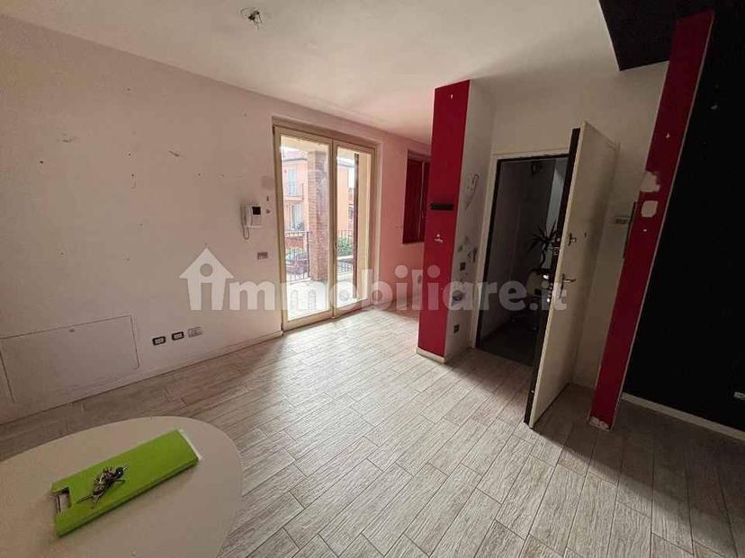 Trilocale piazza Santi Cosma e Damiano 3, Centro, Gazzada Schianno — foto 5 di 12