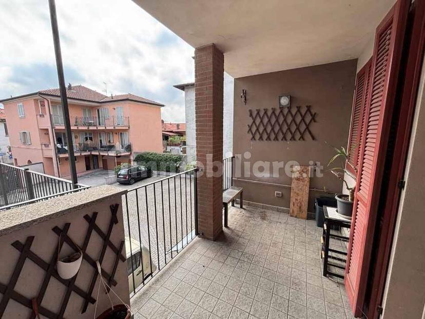 Trilocale piazza Santi Cosma e Damiano 3, Centro, Gazzada Schianno — foto 11 di 12
