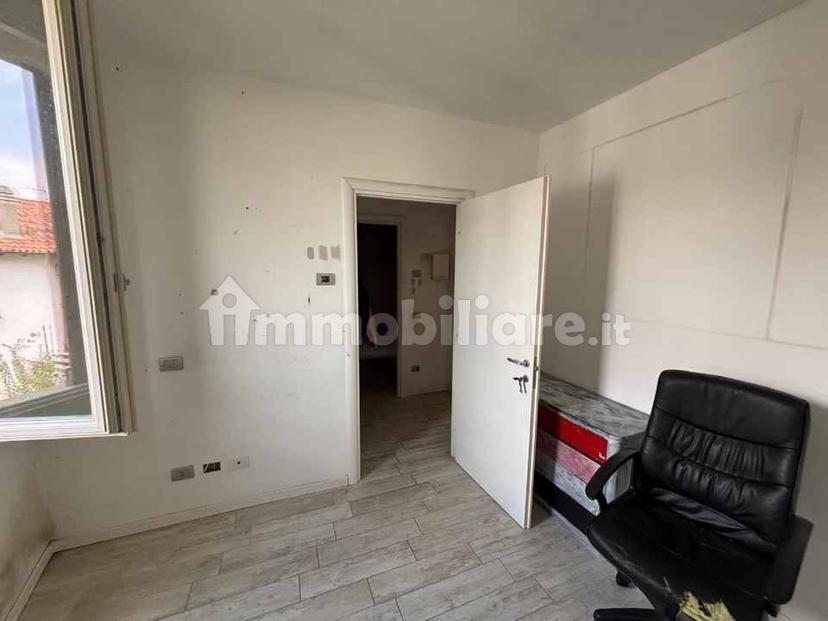 Trilocale piazza Santi Cosma e Damiano 3, Centro, Gazzada Schianno — foto 9 di 12
