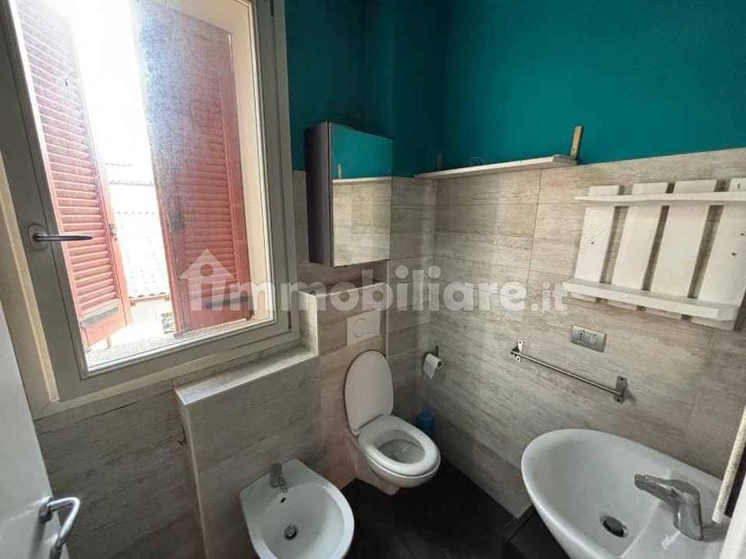 Trilocale piazza Santi Cosma e Damiano 3, Centro, Gazzada Schianno — foto 10 di 12