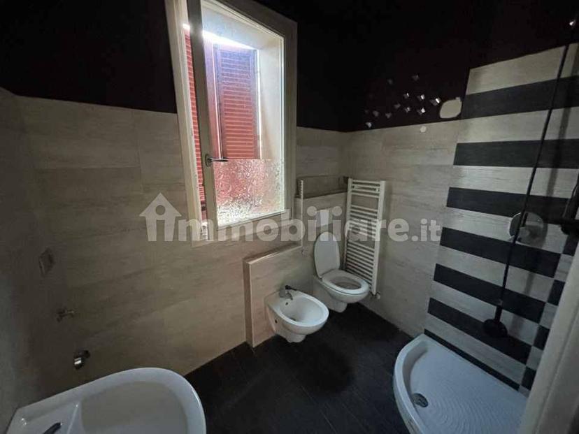 Trilocale piazza Santi Cosma e Damiano 3, Centro, Gazzada Schianno — foto 7 di 12