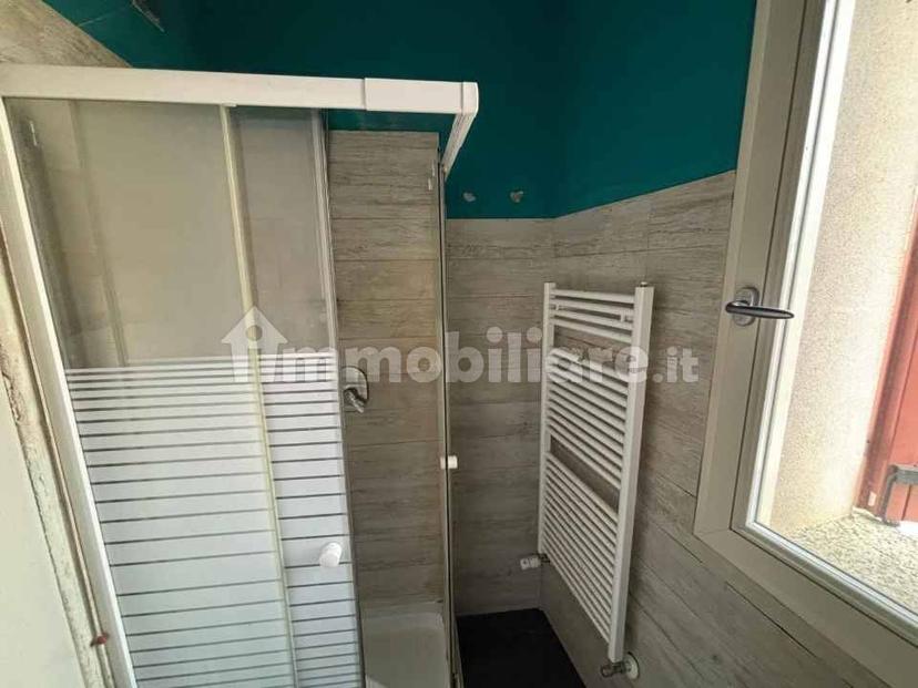 Trilocale piazza Santi Cosma e Damiano 3, Centro, Gazzada Schianno — foto 3 di 12