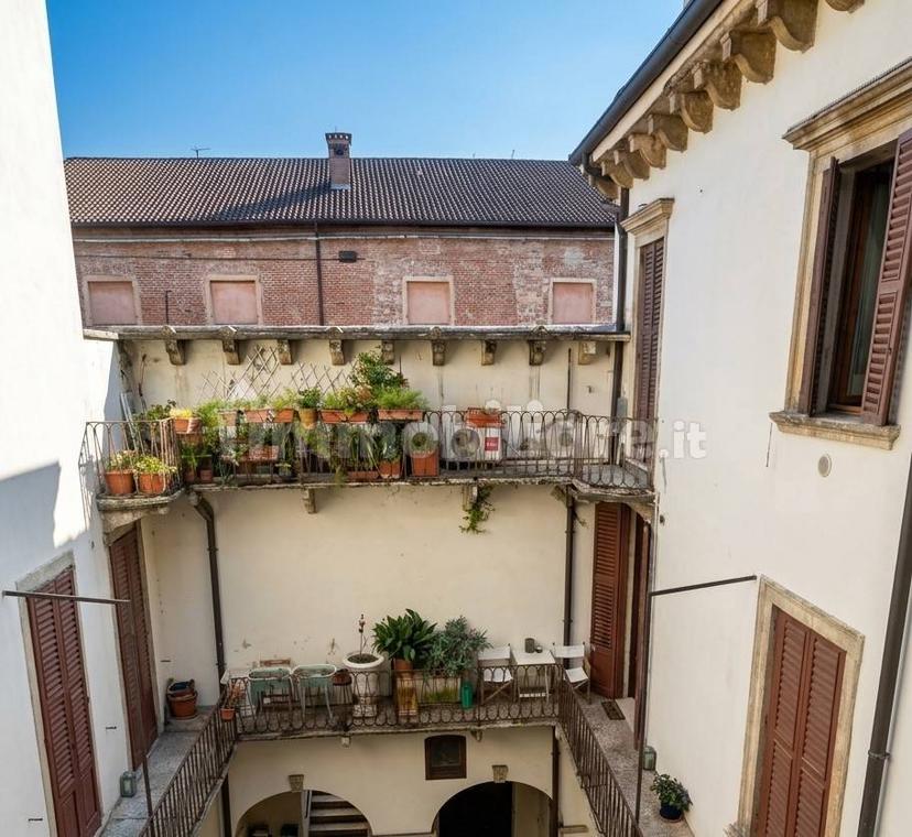 Bilocale via Abramo Massalongo, Centro Storico, Verona