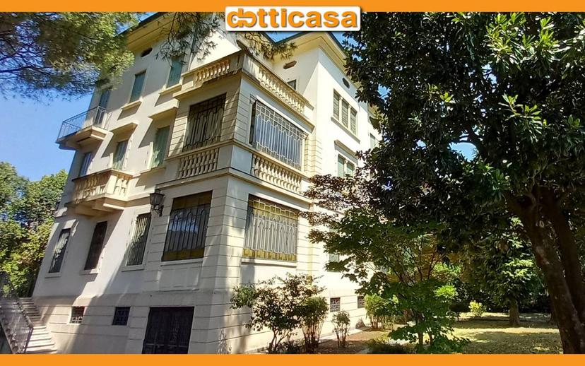 Quadrilocale viale Bortolomeo d'Alviano, Centro Storico, Vicenza — foto 24 di 25