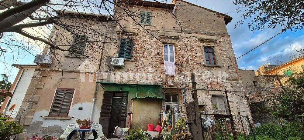 Rustico, da ristrutturare, 385 m², Montecalvoli, Santa Maria a Monte
