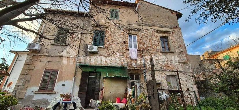 Rustico, da ristrutturare, 385 m², Montecalvoli, Santa Maria a Monte