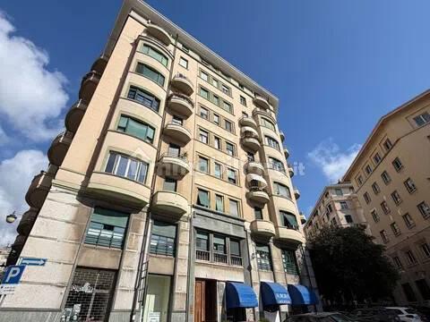 Appartamento piazza Guglielmo Marconi, 5, Centro Storico, Savona — foto 29 di 37