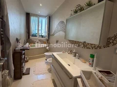 Appartamento piazza Guglielmo Marconi, 5, Centro Storico, Savona — foto 12 di 37