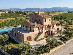 Cascina via Montesecco, Tabano - Montecappone, Jesi