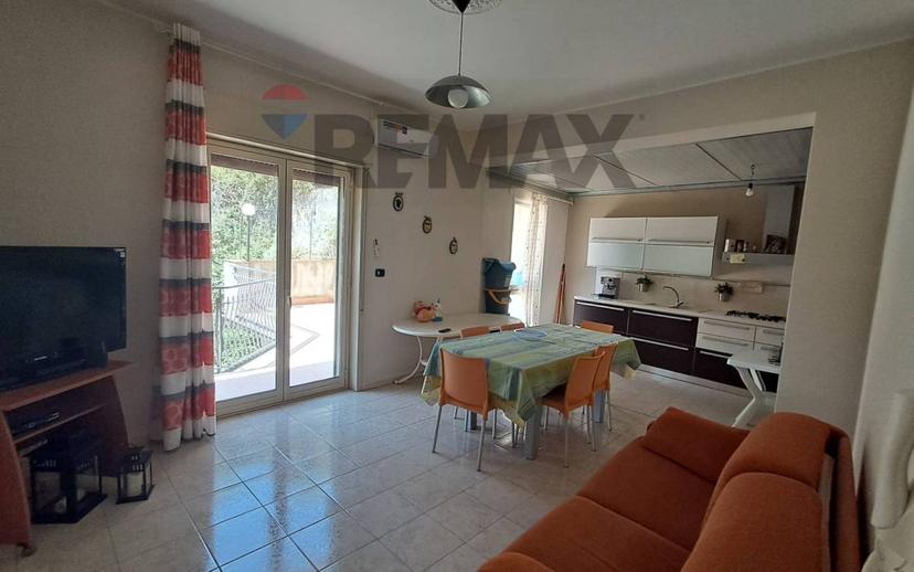 Quadrilocale via Oliveto 7, Centro, Giardini-Naxos — foto 12 di 35