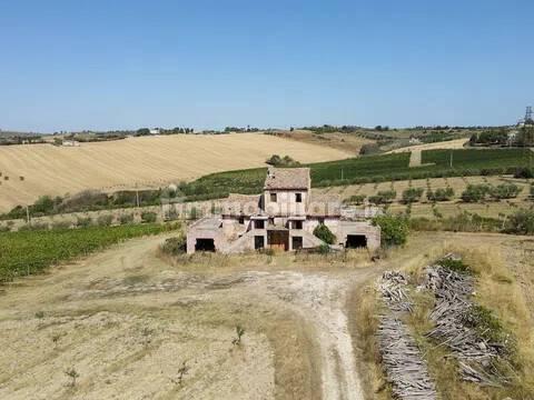 Cascina via Montesecco, Tabano - Montecappone, Jesi — foto 5 di 12