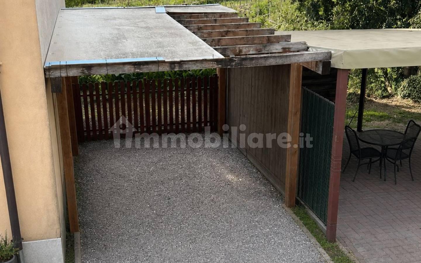 Villa a schiera via Chiesa, Settimo, Balconi, Pescantina