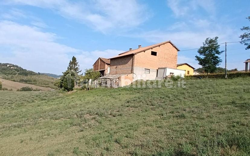 Casale Località Case Ardivestra, Fortunago — foto 14 di 57