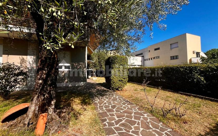 Villa unifamiliare via Andrea Rini, Centro, Salò — foto 11 di 30