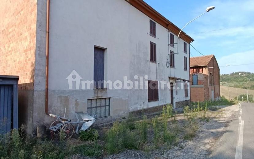 Casale Località Case Ardivestra, Fortunago — foto 29 di 57