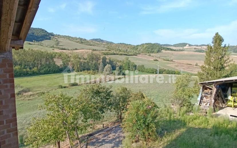 Casale Località Case Ardivestra, Fortunago — foto 43 di 57