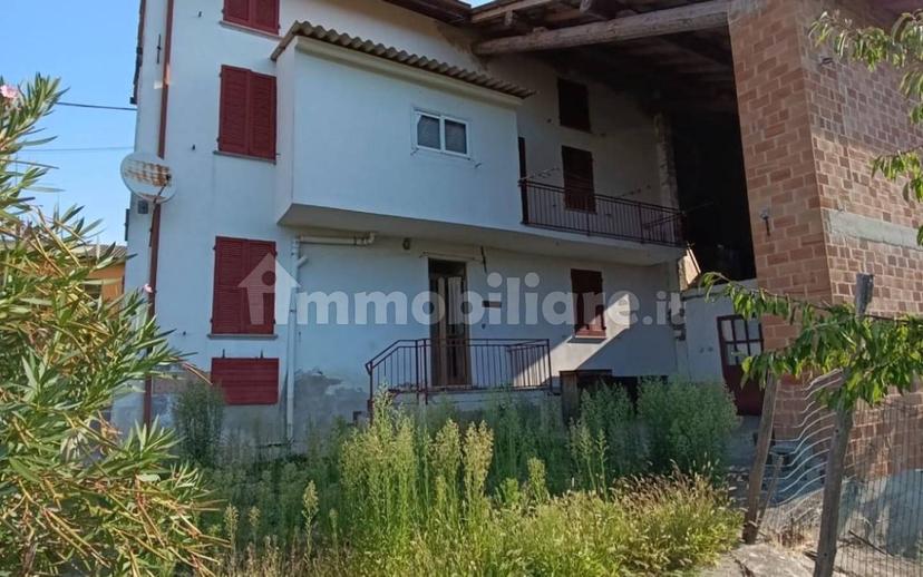Casale Località Case Ardivestra, Fortunago — foto 40 di 57